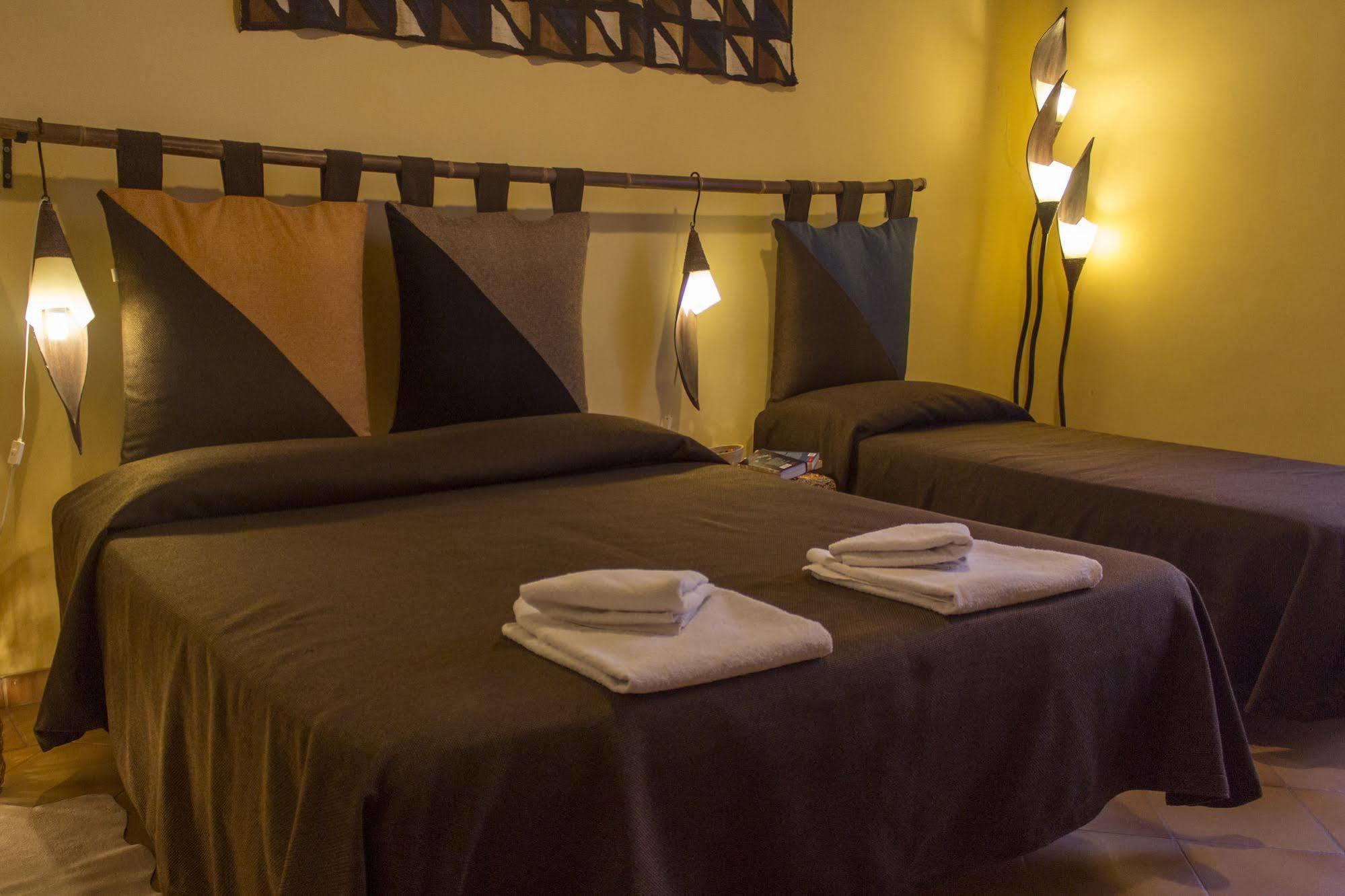 Dimora Dei Giganti Bed & Breakfast Napoli Ngoại thất bức ảnh