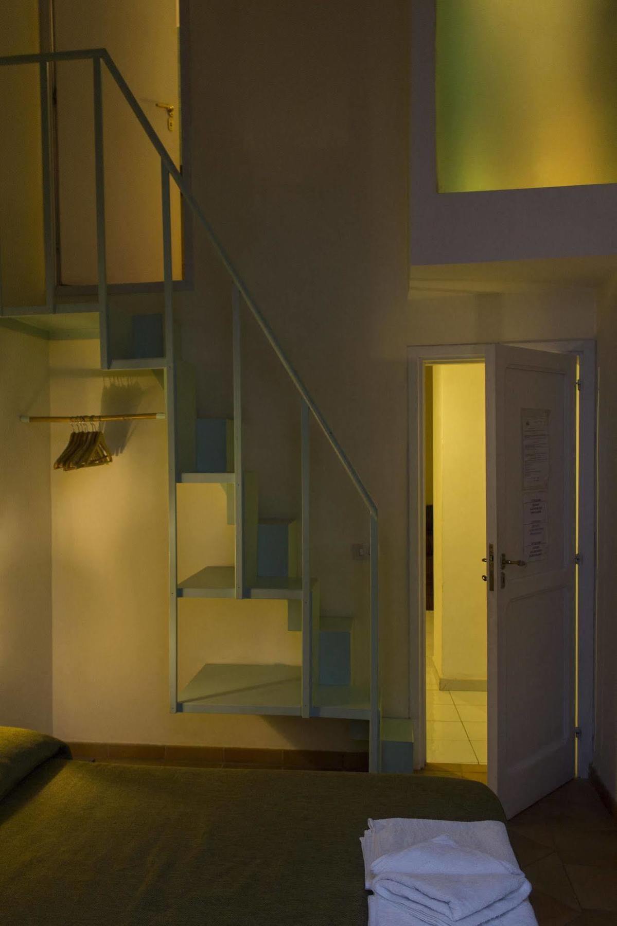 Dimora Dei Giganti Bed & Breakfast Napoli Ngoại thất bức ảnh