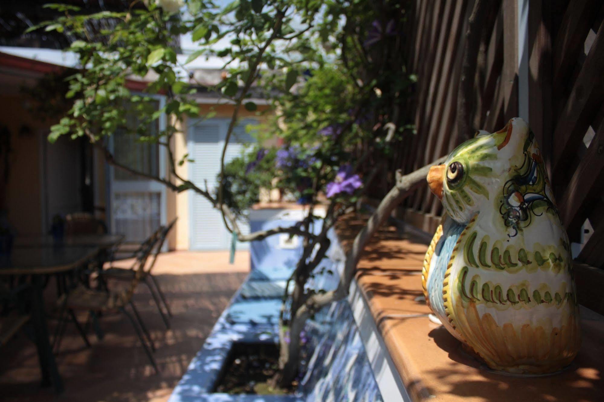 Dimora Dei Giganti Bed & Breakfast Napoli Ngoại thất bức ảnh