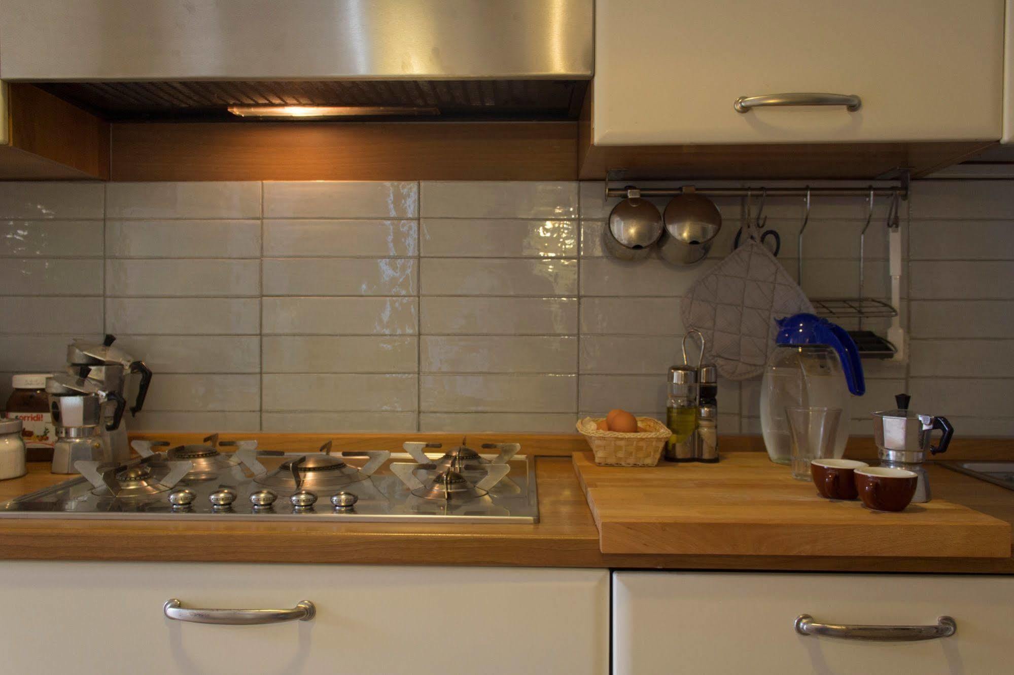 Dimora Dei Giganti Bed & Breakfast Napoli Ngoại thất bức ảnh