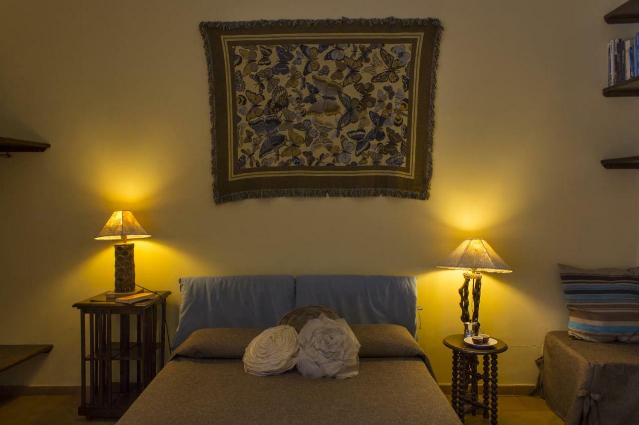 Dimora Dei Giganti Bed & Breakfast Napoli Phòng bức ảnh
